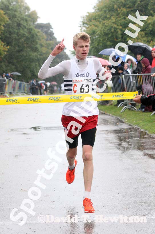 Tonbridge AC victory in the under-15 boys, ERRA National Athletes Road Relay. Photo: David T. Hewitson/Sports for All Pics